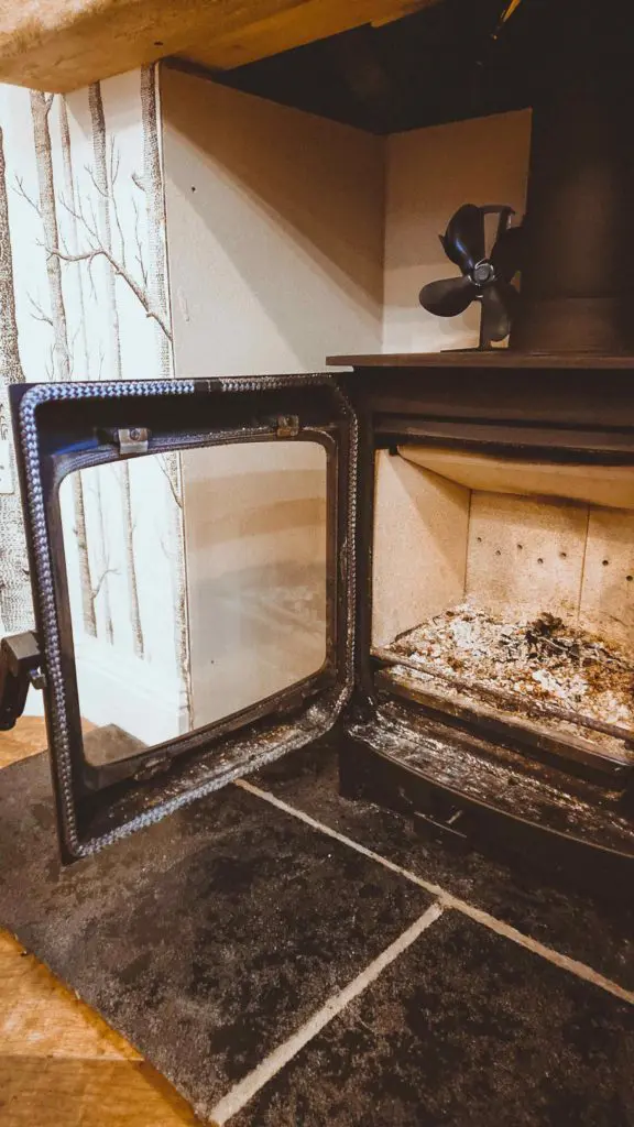 How To Clean Wood Stove Glass - The Best Way